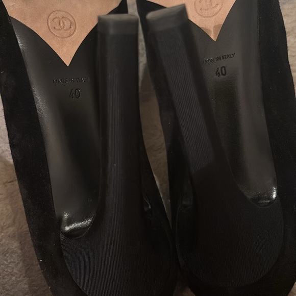 Chanel suede 4” heels, very good condition, EU size 40, US size 9 fits true to 9 - Picture 5 of 6
